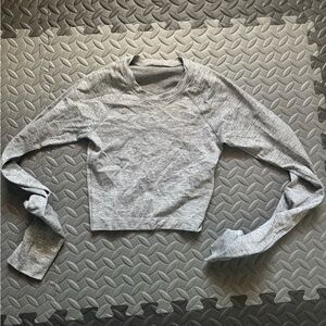 Lululemon Gray Long Sleeve Women's crop Top
